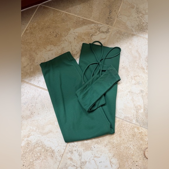 REVOLVE | 2pc - Picture 2 of 3